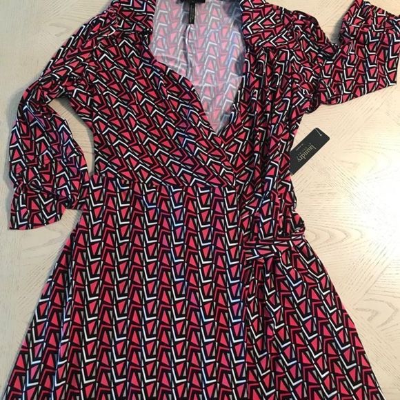 NWT’s size Small Laundry by design wrap dress  - Picture 6 of 12